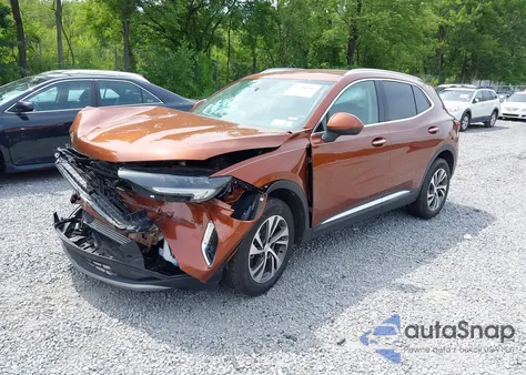 2021 Buick Envision Awd Essence z USA, uszkodzony, nr VIN LRBFZPR48MD123377